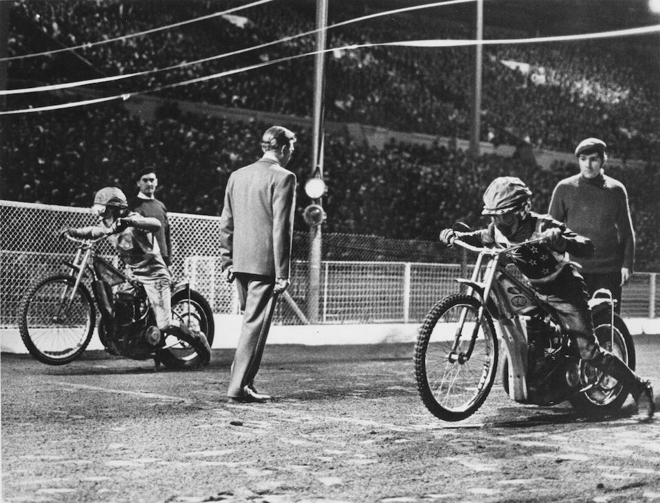 Our friend @writes_JohnD is leaving Twitter and would like some Ivan pics as a parting gift.
1. Something rare, Ivan's 1st ever trip to the US I believe, with Sonny Nutter.
2. One of my all time favourite Ivan pics
3. One of John's favourite Ivan pics, if I remember rightly
...