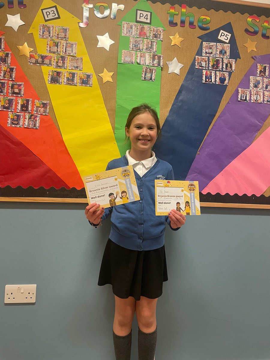 Gargieston's tweet photo. A Brownie super star today. Working hard at getting her badges. #widerachievement #effectivecontributor #proud https://t.co/o8rzAHsdDu