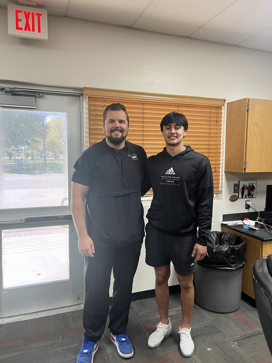 Thank you <a href="/CoachNiccum66/">Coach Niccum</a> for stopping by The Valley! <a href="/jorge_fabela3/">jorge fabela</a> <a href="/RaperDusty/">Dusty Raper</a>