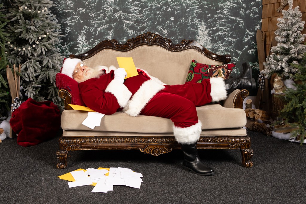 Santa's resting up for his big Holiday Kickoff at #NNTC 🎅 bit.ly/4fBKRjf

Join us Sat, Nov 16, from 12-4pm for fun activities and giveaways.

Sun, Nov 17: Kids 3+ can make handmade clay ornaments from 12:30-2:30pm. Free &amp; festive fun—while supplies last! #nanaimoevents