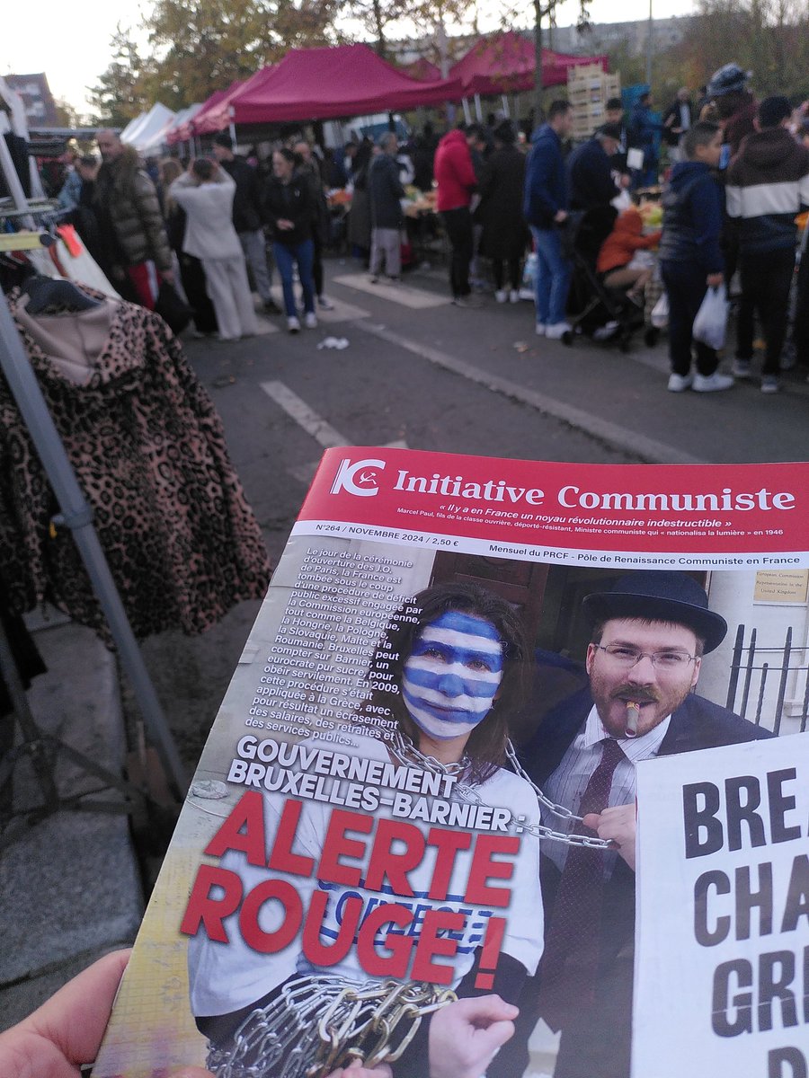OCF_Amiens's tweet photo. Ce dimanche, le #PRCF80 était au marche du Colvert d'#Amiens.
Au programme :
- Tractage
- Vente du journal #InitiativeCommuniste
- recueil de signatures pour la pétition : l'argent pour les salaires et les services publics, pas pour la guerre ! https://t.co/pIaD9EBSW6