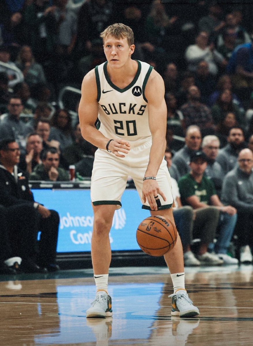 TheLeadSM's tweet photo. Most consecutive 3-point attempts without a 2-point attempt in NBA history: 

52 - AJ Green (Active)
50 - Davis Bertans (2021)
49 - Sam Merrill (2024)
40 - Duncan Robinson (2022)
36 - Shan Battier (2013)
36 - Steve Novak (2012) https://t.co/IZxfpTvQW5