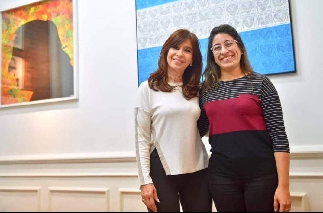 No van a poder. Con vos como  guía y con Néstor en el corazón siempre ✌🏼🇦🇷💜 
<a href="/CFKArgentina/">Cristina Kirchner</a>