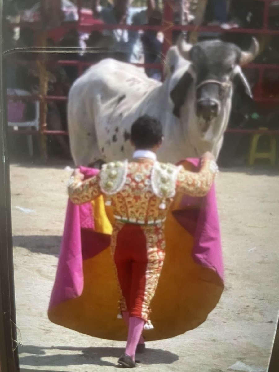 gr2nada12's tweet photo. @jfedericorp Así es en algunos pueblos de Oaxaca se siguen realizando yo lo viví y está foto también es de “El Caporal” https://t.co/ToOTyhCR7H