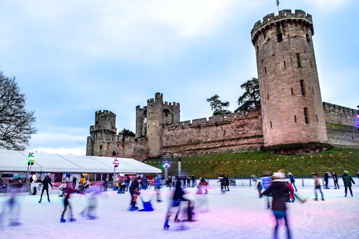 This is your sign to go Ice Skating at Warwick Castle 🤩 PLUS... as part of our Black Friday deal you can get midweek tickets for only £5pp this Christmas 🎄⛸️ 

🎟️ warwick-castle.com/short-breaks/o…