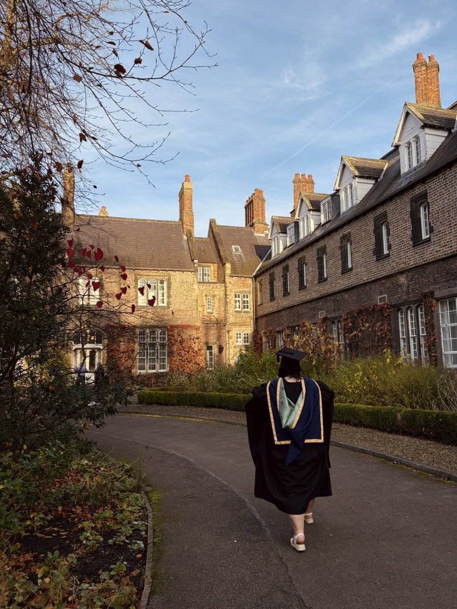 Emily Bell tweet media