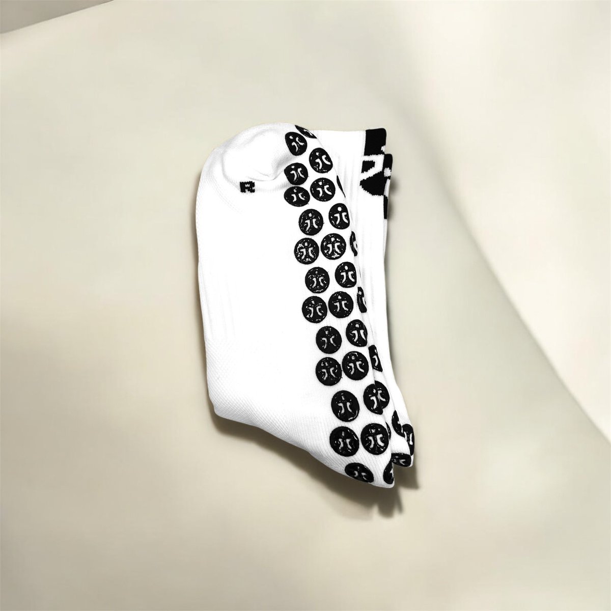 New style, new material, fresh grip.

#GripSocks