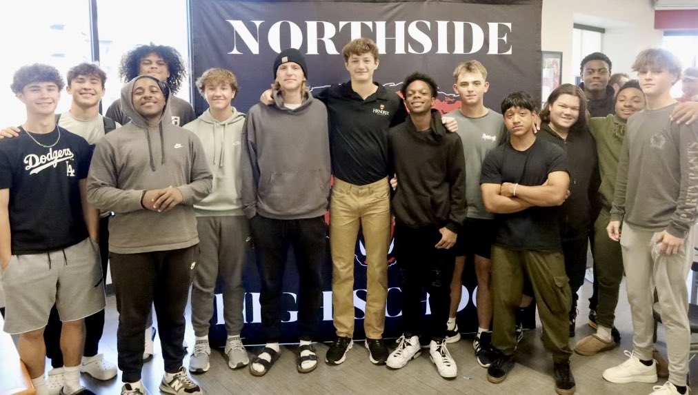 Signing Day!
We are beyond Proud!!
Go do Great Things, Evan Ross!!! <a href="/HendrixBaseball/">#RollDrix</a> <a href="/FSNBaseball/">FSNorthsideBaseball</a> <a href="/JTBaker51/">JT Baker</a> <a href="/MMWArkansas/">MMW Midwest</a> <a href="/RossEvan13/">Evan Ross</a> #RollDrix