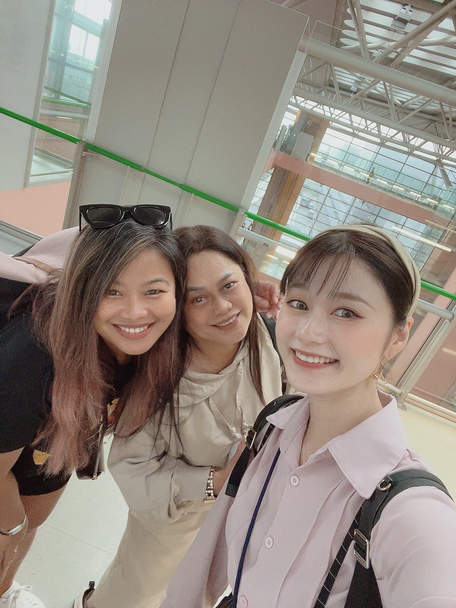 kyasa_ChS's tweet photo. ちなみに一緒に行ったのは
10年ぶりにイギリスから遊びに来てくれた
従姉妹と私のマミーと行きました🥰

浴衣着て食べ歩きするのが夢だったみたい✨
似てる？😏 https://t.co/ehYm7oGxXz