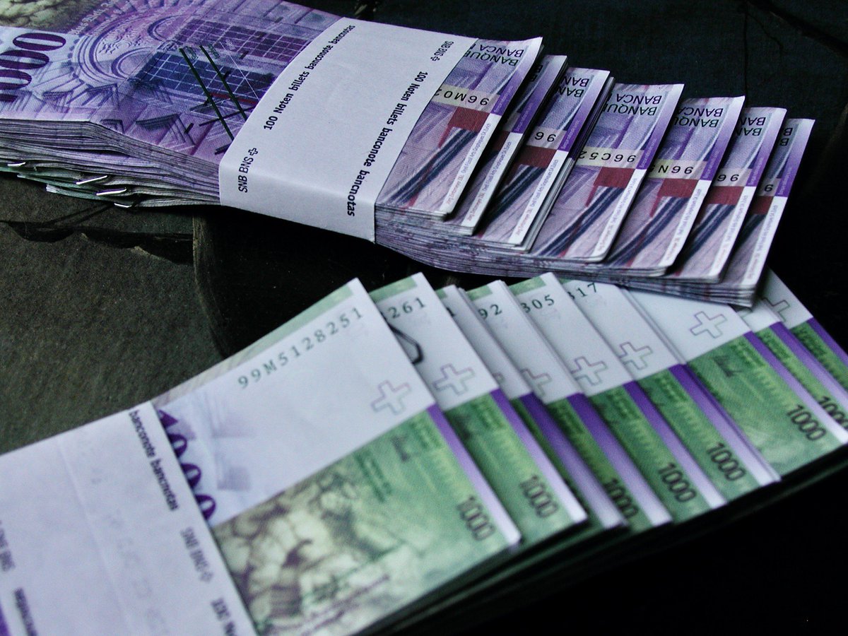 Gesundheitskosten werden von uns solidarisch mit Prämien/Steuern finanziert. Eine ambulante Behandlung ist billiger als eine stationäre Behandlung. Eine einheitliche Kostenbeteiligung reduziert die Anreize für stationäre Versorgung => effektive Kostenreduktion. 
Efas: JA