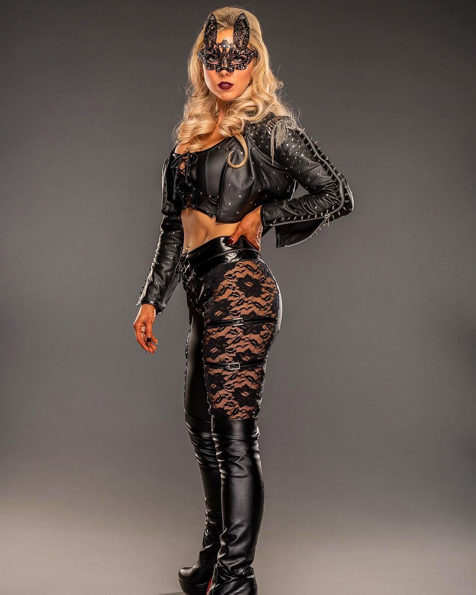 asylum_store's tweet image. You can NOW make your WrestleCade 11/30 purchase for The Bunny !! 🐰 

$40 Autograph 
$40 Photo

$70 Combo (Autograph &amp;amp; Photo Op 
Or 2 Autographs)

$100 VIP (4) Autographs or (3) Autos + Photo 

theasylumwrestlingstore.com/product-page/b…