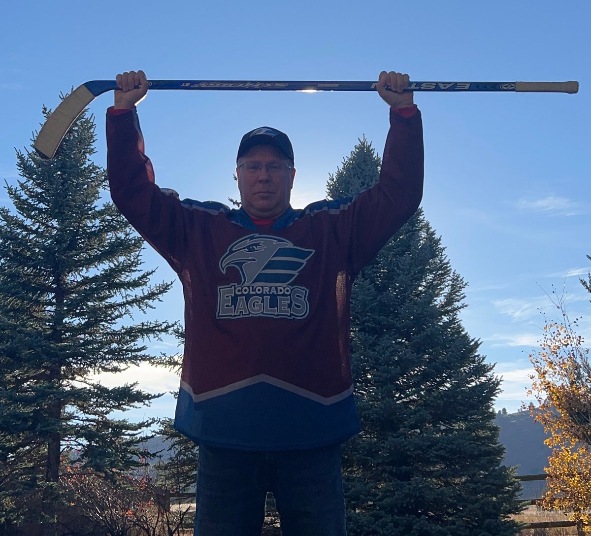 PatrickKind's tweet photo. Go Eagles!!!
#Eaglescountry #GoAvsGo https://t.co/3K9EInfjbZ