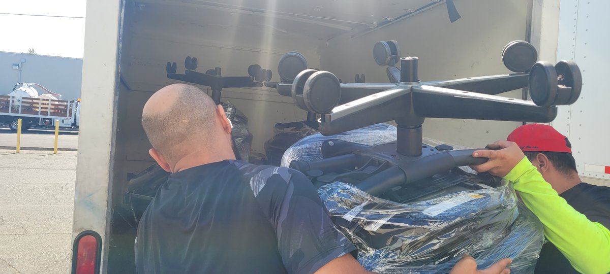 agreenersource's tweet image. We’re honored to support Daily Acts Organization with furniture donations! Seeing these items find a second life in spaces that inspire action and community impact is what Greener Source is all about. 

Great work team! 💪 #GreenerSource #FurnitureDonation #DailyActs