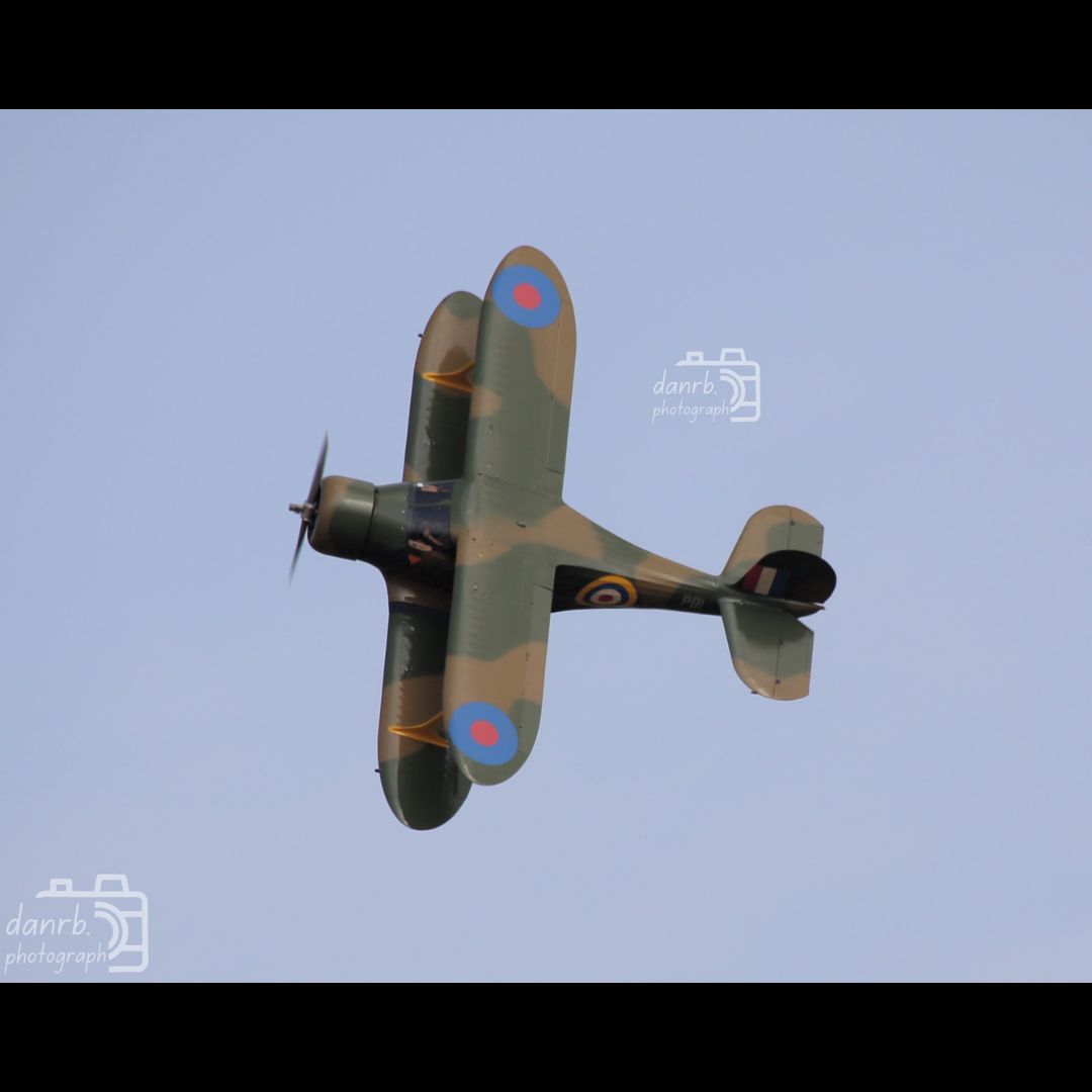 danrbphot0graph's tweet photo. Beech 17 Staggerwing N18V at The Victory Show!
#photo #photography #outdoors #victoryshow #thevictoryshow #victoryshow2024 #reenactment #warreenactment #wwiireenactment #ww2reenactment #militaryreenactment #wwii #ww2 #ww2vehicles #plane #airshow #aircraft #beech17 #staggerwing https://t.co/lVOgnWwTmo