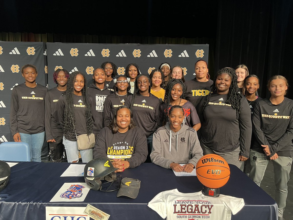 HCHS TIGER HOOPS (@countyhoopz) on Twitter photo It’s official! Congratulations <a href="/niyabroome45/">Ja’Niya Broome</a> on signing today! It’s a great day to be a Tiger!
#LeaveNoDoubt It’s official! Congratulations <a href="/niyabroome45/">Ja’Niya Broome</a> on signing today! It’s a great day to be a Tiger!
#LeaveNoDoubt