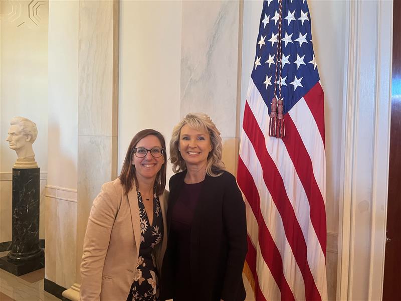 ACTEpolicy's tweet image. ACTE Executive Director LeAnn Curry and @CTEworks at the White House for the Biden-Harris Administration’s “Classroom to Career” Summit today!
@POTUS @usedgov
