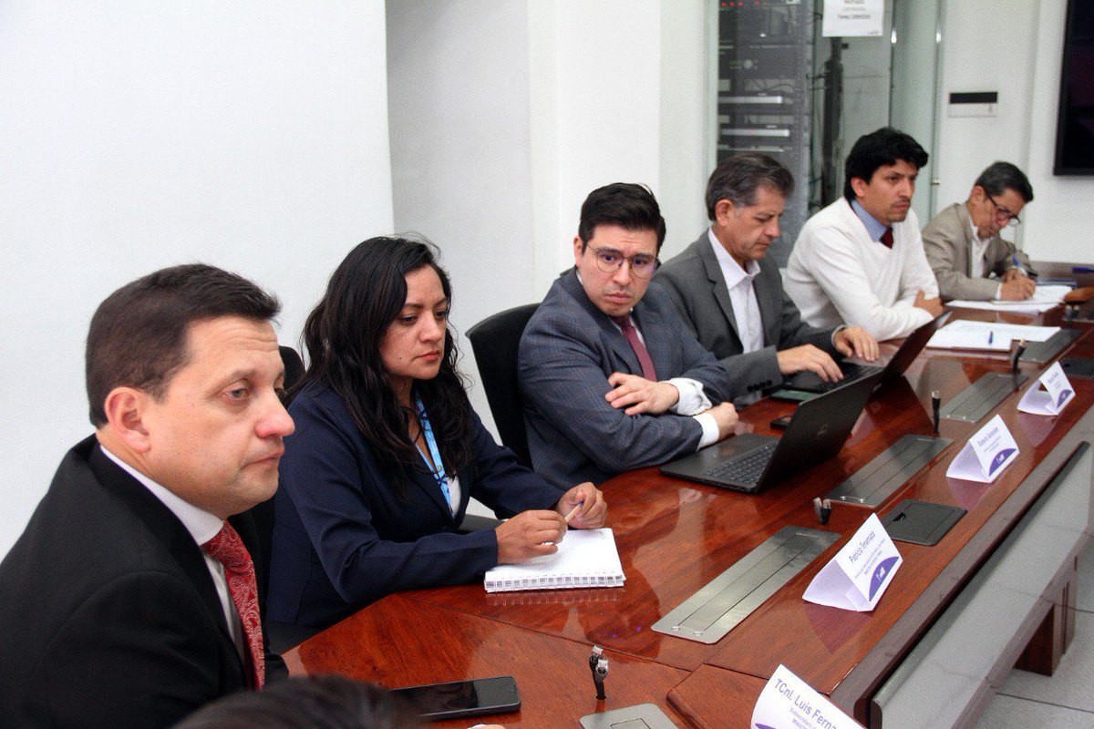 MinGobiernoEc's tweet photo. 📌 El @MinGobiernoEc, en coordinación con la @GoberNapo, @PoliciaEcuador, @FFAAECUADOR, la @ARCH_Ec y otras carteras de Estado, impulsan estrategias integrales para combatir la minería ilegal en #Napo. 

🟣La implementación de un sistema de registro para maquinaria pesada y ⬇️ https://t.co/UZLxqjRvYb