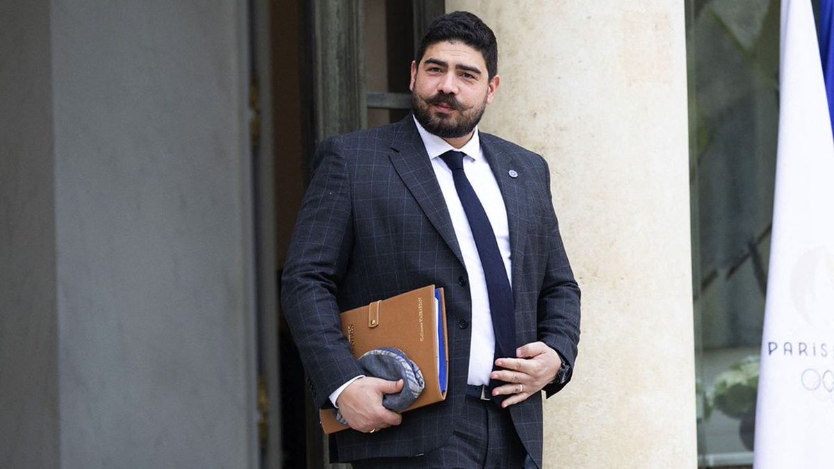 J'ai regardé 5 minutes du nouveau Zorro. 
Le sergent Garcia est nul a chier, il est plus con qu'une brique.