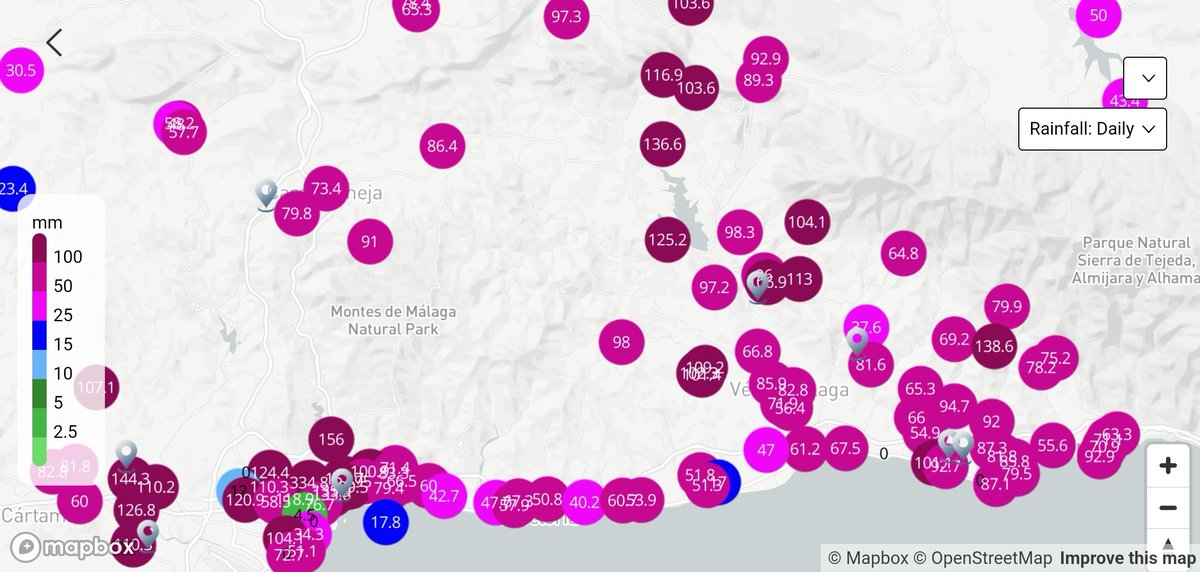El área Metropolitana de #Málaga y la #Axarquía han sido el epicentro de este nuevo episodio de lluvias intensas, con cantidades que en algunos puntos han superado los 120 mm. La situación se mantendrá durante la próxima madrugada. Se mantiene la alerta.