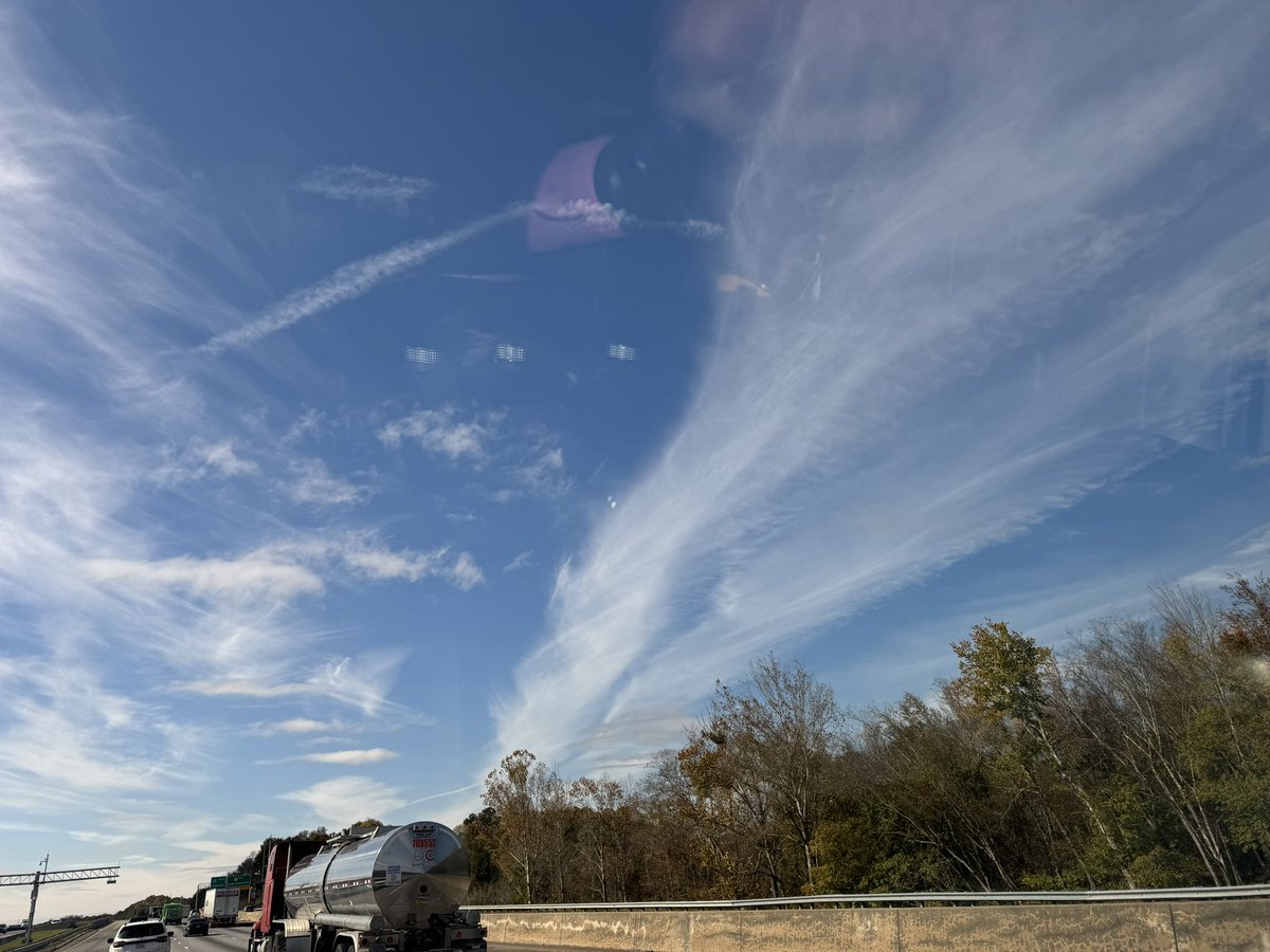 JR042404's tweet image. Beautiful and very natural skies over north Georgia today 🙄

#chemclouds #Chemtrails #WeathModification #chemicals #RFKJr #WeatherModification
