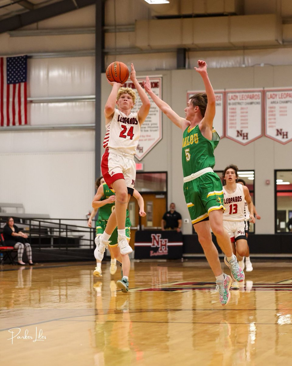 StevenLiles's tweet photo. What a comeback! 💥 The short-handed New Home Leopards fought hard for an incredible 38-36 comeback win over Idalou! Grayson Evans led the way with a double-double, scoring 16 points and grabbing 11 rebounds. Zack Armes had 14 points, none bigger than his buzzer-beater 3-pointer to close out the 3rd quarter. Proud of this team’s resilience! 

📸: @ParkerLiles_4