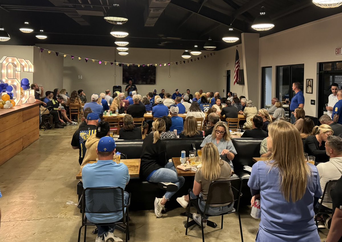 scc_hs's tweet photo. What a night! It was incredible to see so many of our Comet families - past, present, &amp; future - come together. Special thanks to German Coast Beer Co. for hosting us &amp; to the SCC Quarterback Club for organizing such a fun mtg! There’s no support like Comet Nation.💙💛#ThankYou https://t.co/k3UH4hde7V