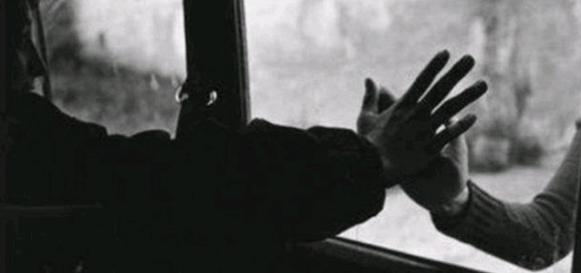 يمكن مانرجع نحكي
 اعطيني وعد لاتبكي 
فرجيني هاك الضحكي
 اللي بحبا أنا 💔💔