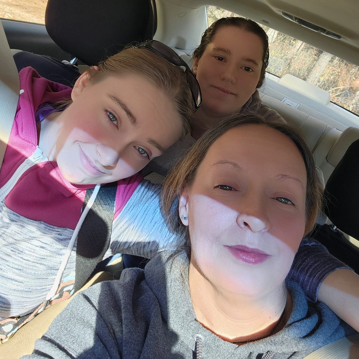 WolfIsabeau's tweet photo. Thanksgiving lunch with baby, my mother-in-law, and baby girl's Aunt.
Baby girl was so happy.
The smile on her face was worth it! π₯°
Ran into a few old classmates with our little ones. Time flies, huh?
#ThanksgivingLunch #SchoolLunch #Surprise https://t.co/Lc6wGAca9c