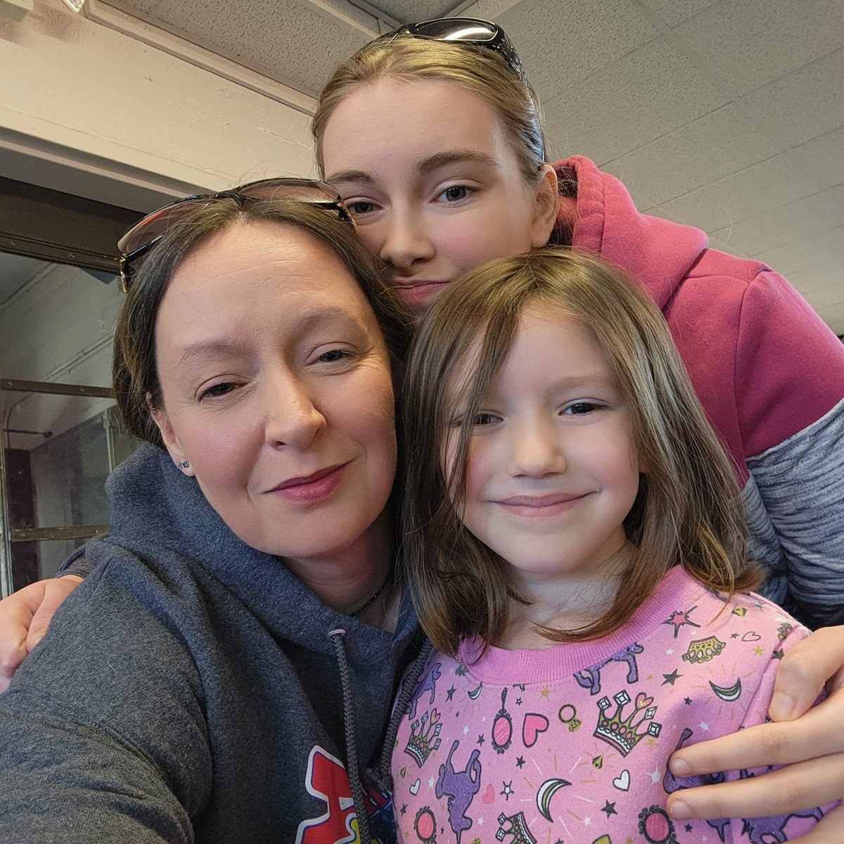 WolfIsabeau's tweet photo. Thanksgiving lunch with baby, my mother-in-law, and baby girl's Aunt.
Baby girl was so happy.
The smile on her face was worth it! π₯°
Ran into a few old classmates with our little ones. Time flies, huh?
#ThanksgivingLunch #SchoolLunch #Surprise https://t.co/Lc6wGAca9c