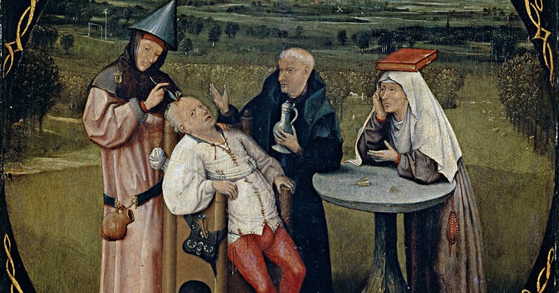 "Haciendo un breve repaso a lo largo de la historia, diremos que, en la Edad Antigua se consideraba a las enfermedades mentales como posesiones demoníacas y se trataba a las personas con métodos mágico-religiosos."
 microfilosofia.com/2020/07/el-cue….