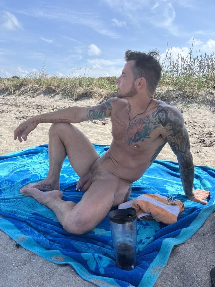 Naked Guy tweet media