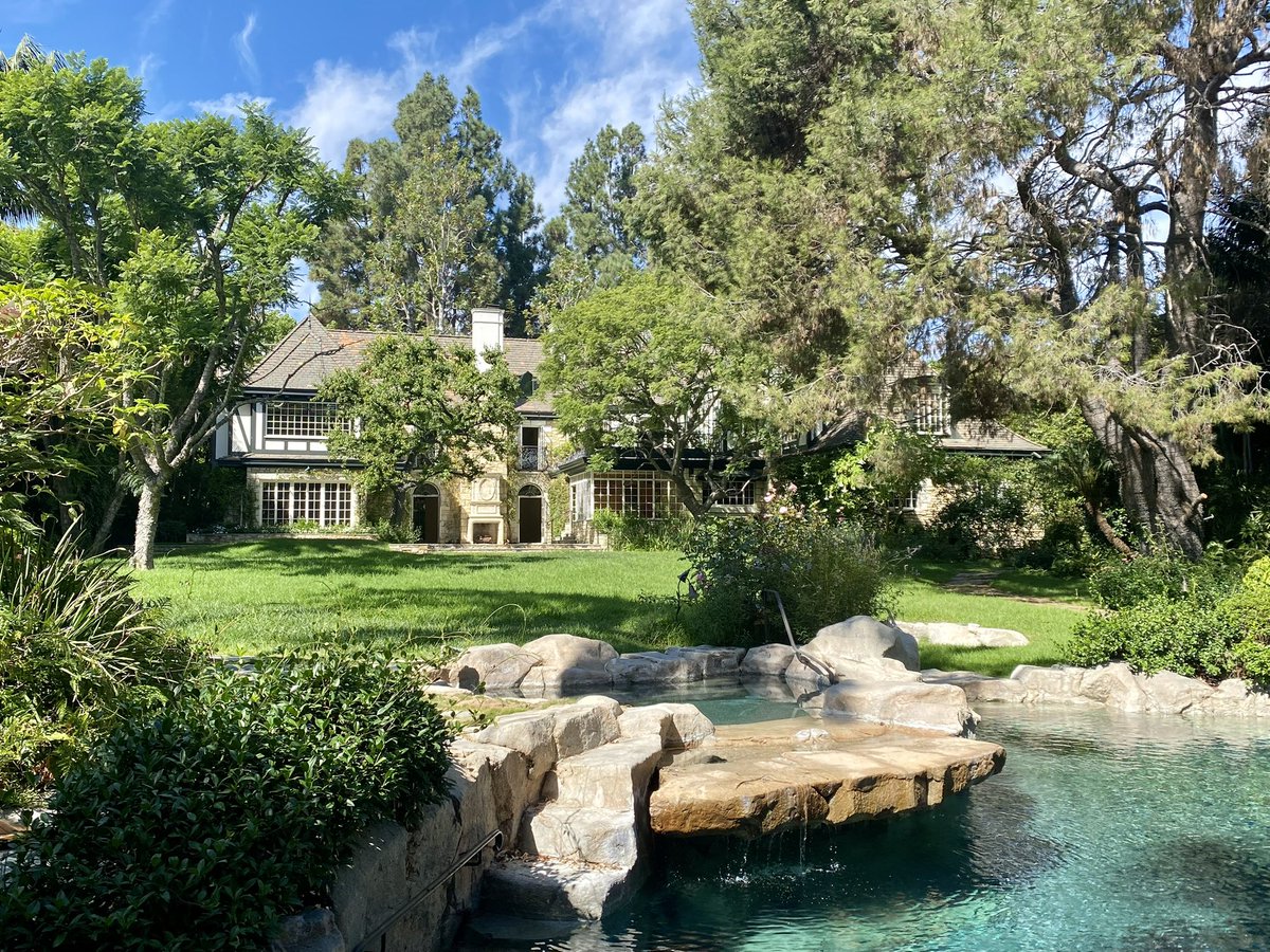 laurimstudio's tweet image. Excited to kick off an incredible new project in Bel Air!! 🏡✨ Can’t wait to bring this vision to life in such a stunning location. Stay tuned for updates on the journey ahead!

#LauriMorrisonStudio #LuxuryHome #DesignInspiration #HouseGoals #Architect #HomeInspo #HomeDesigner