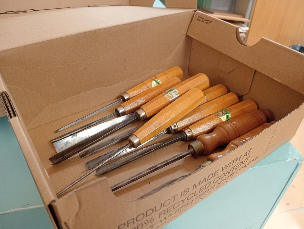 Poz pozik etorri naiz egur tailara. Ume bat balitz bezala. Mila esker <a href="/IzarZG/">Izar💤</a> !! ☺️☺️