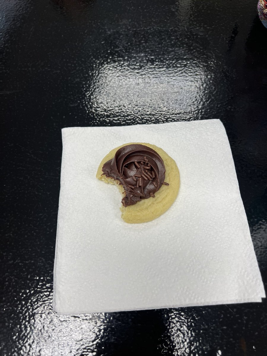 Day 7 of gratitude snaps and today I am grateful for the Crumbl we got today in class! It was the highlight of my day!
#vpgratitude <a href="/vphsleadership/">Valley Park Leadership Program</a>