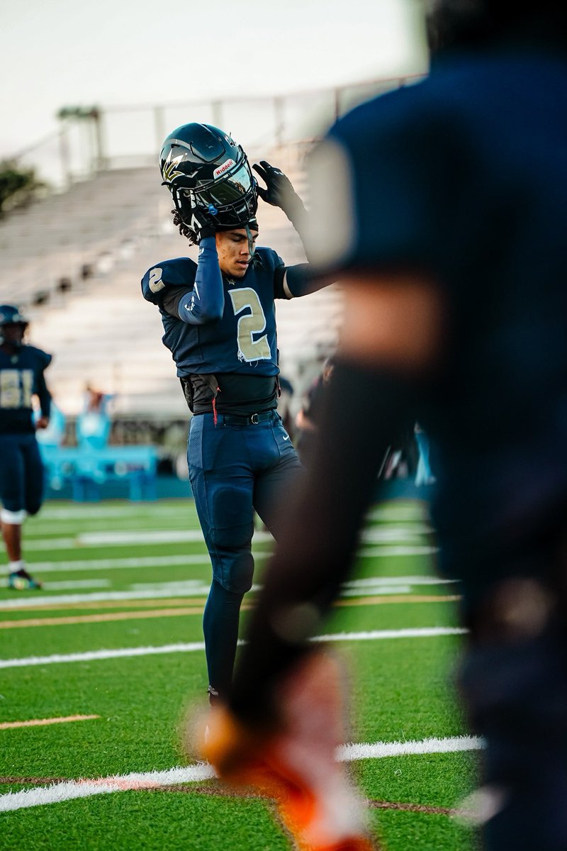 hudl.com/v/2Qmsbt
Check out my full Jv season