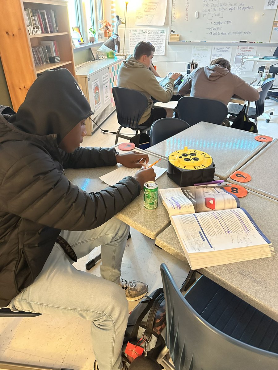 10th graders writing summaries of Unit 3 Mentor texts. Hard workers and strong writers! #WarriorNation #WarriorPride 💙💛