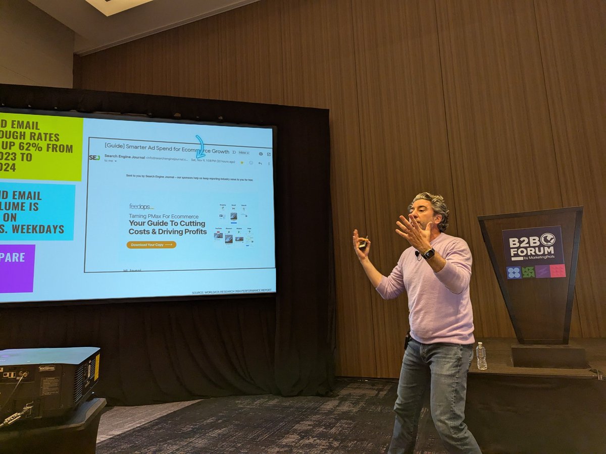 shashib's tweet photo. Always a pleasure to listen to @worldata . Had the honor of introducing him at @MarketingProfs #mpb2b https://t.co/NbOBD8hHef