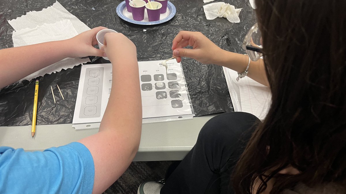 brianmclark47's tweet photo. What does it take to make “goo”? These DRE scientists are trying to figure that out with this ⁦@MysterySci⁩ activity that shows how materials react to create new materials. Not sure how that works? Ask the gargoyles. #204BravesPride https://t.co/WXYtBzPEOl