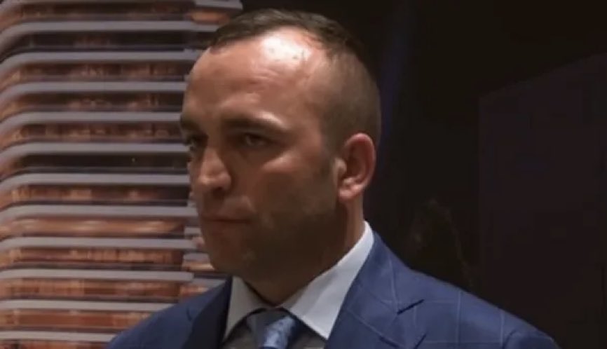 CHP’li İBB Başkanı, hemşerisi Kalfa Adem’in (Soytekin) şirketi Asoy’a 25 günde 1 milyar TL’lik 3 ihale verdi (Nisan- Mayıs 2023)

- Bahçelievler’de spor tesisi ve zemin inşaatı ihalesi: 459,6 milyon TL

- Avcılar’da yaya alt geçidi ve meydan düzenleme ihalesi: 514,6 milyon TL 

-