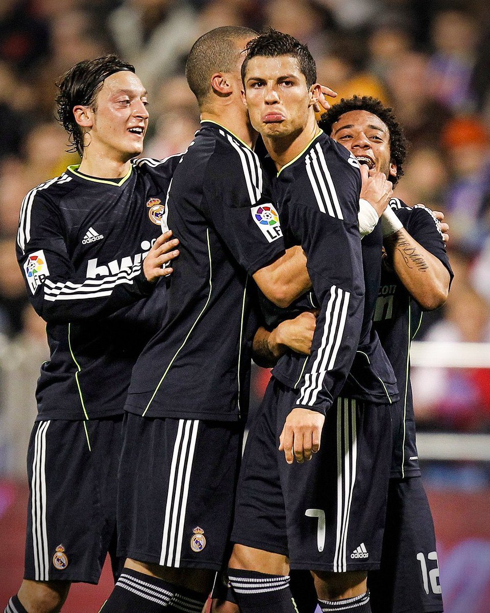 Football Pictures That Go Hard (@hardfootypix) on Twitter photo 