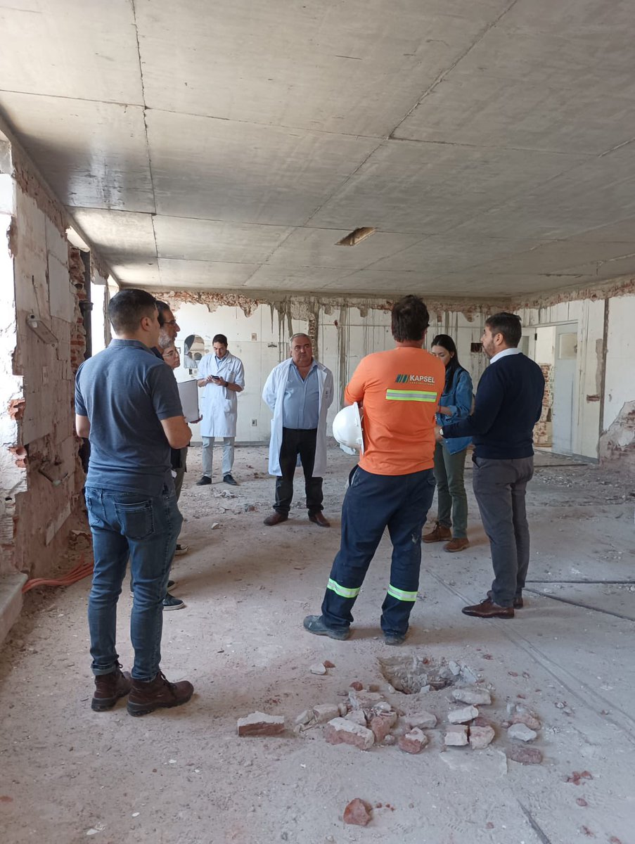 Se empieza la obra después de más de 4 años la sala Padre Ramón del Hospital Maciel <a href="/SosaAbella/">Marcelo Sosa Abella</a> <a href="/RodriguezBlauco/">Blauco Rodríguez Andrada.</a> <a href="/RodrigoPerna3/">Rodrigo Perna</a> <a href="/compresidencia/">Presidencia Uruguay</a> <a href="/ASSEcomunica/">ASSE</a>