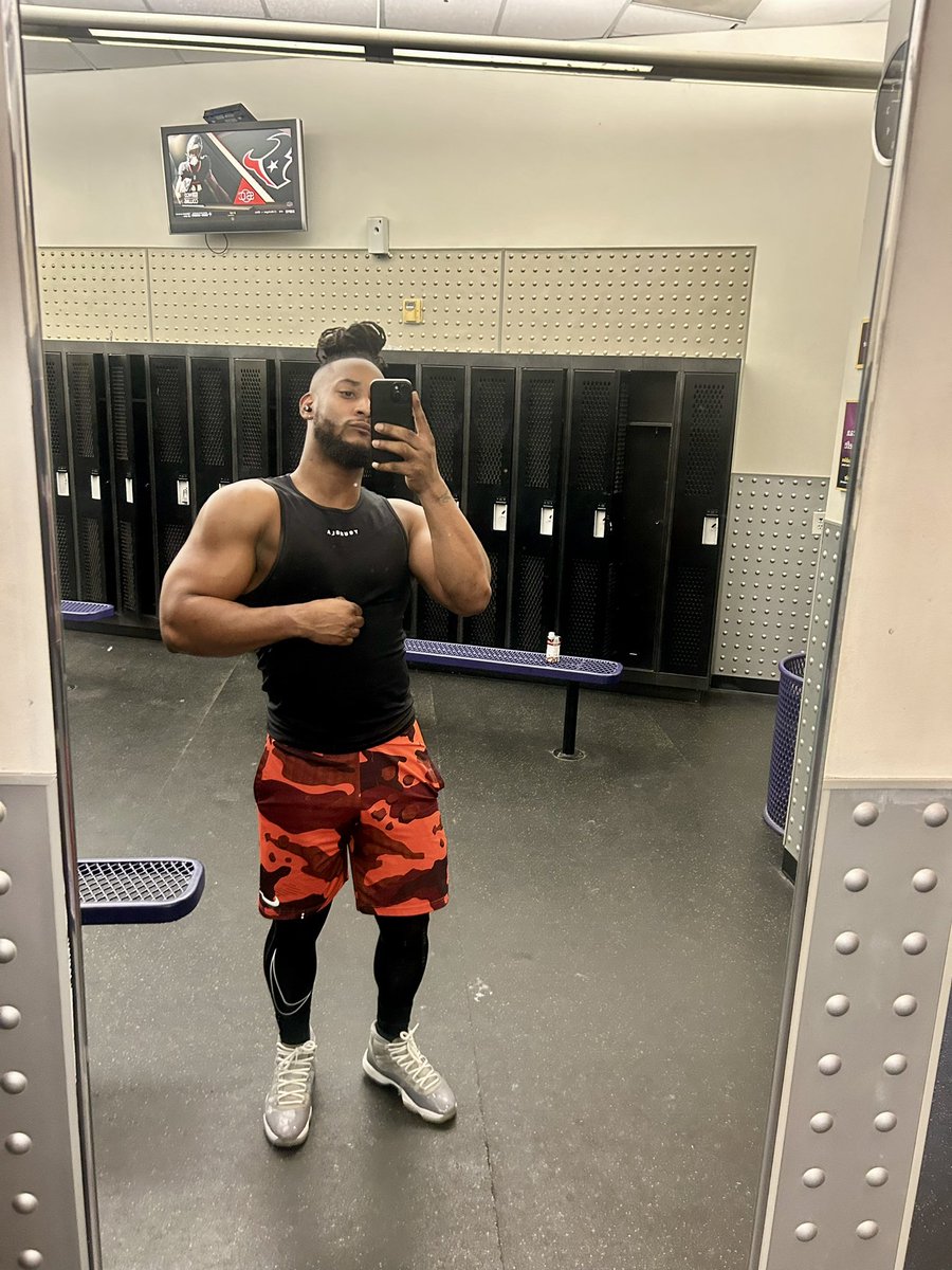 Drizzy_DreDayy's tweet image. Me VS Me #DuesPaid ✅