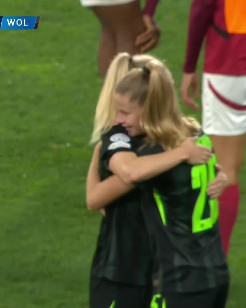 🚨 Rebecka Blomqvist with a gooooolaaaaaaazooooooo of her own to get the hat-trick in Istanbul!Watch live for free on DAZN ▶️  #UWCLonDAZN #UWCL