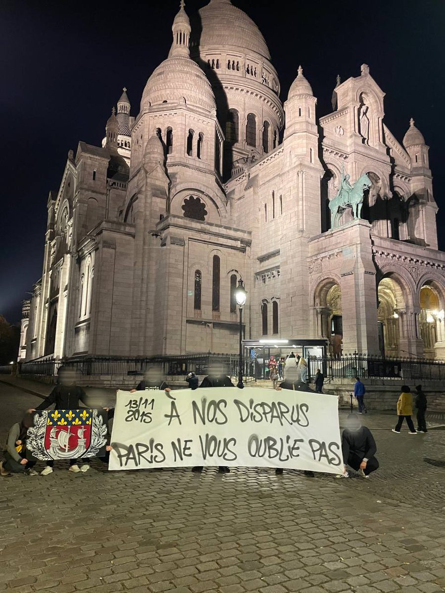 sparisiens1970's tweet image. À NOS DISPARUS, PARIS NE VOUS OUBLIE PAS.

13/11/2015