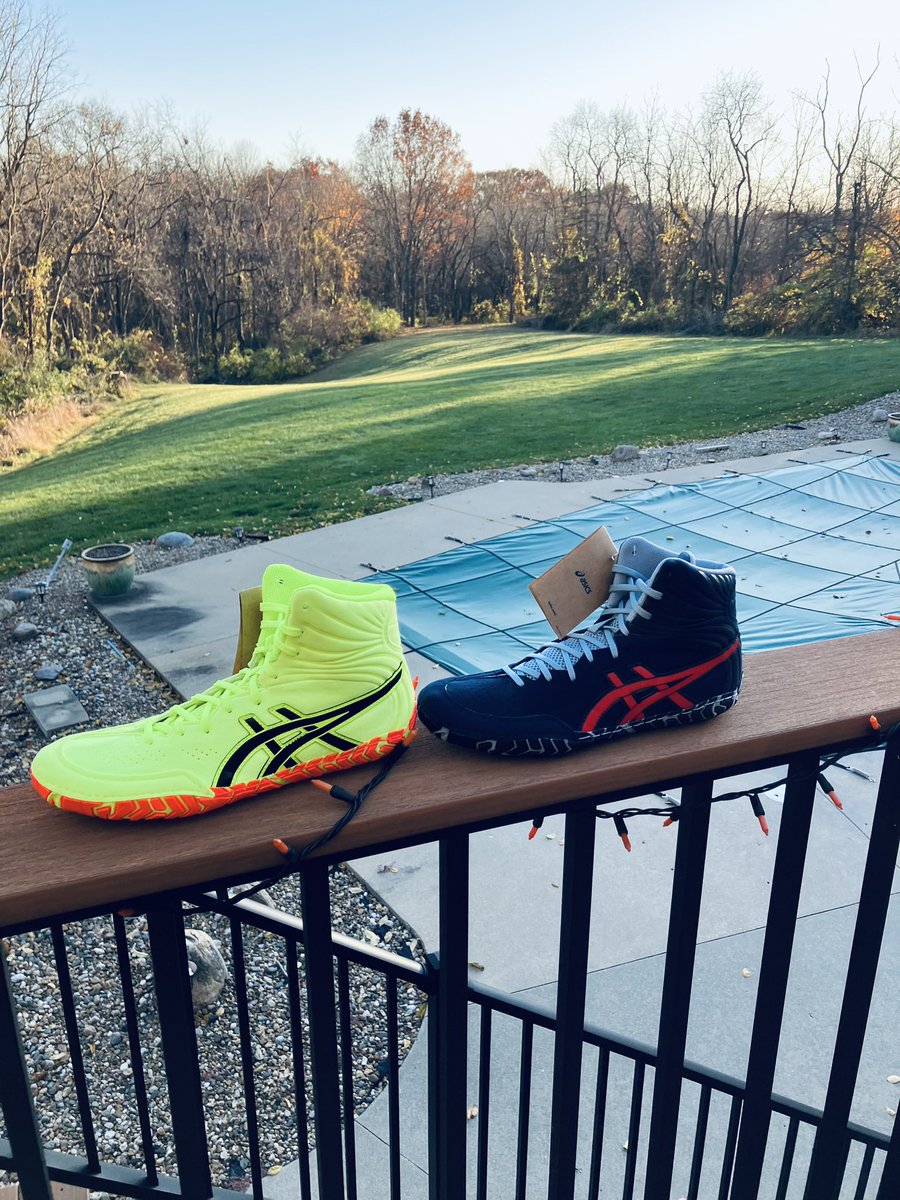 UbasaTrained's tweet photo. Love my new kicks! #GableTrained #AsicsLover #UWA
🤙🏽❤️🙏🏽 https://t.co/2i5mtWIpUm