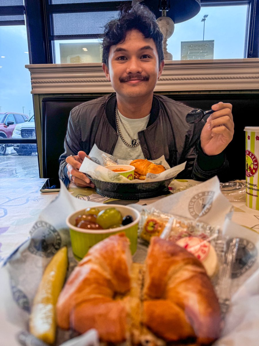 King Dylpickle tweet media