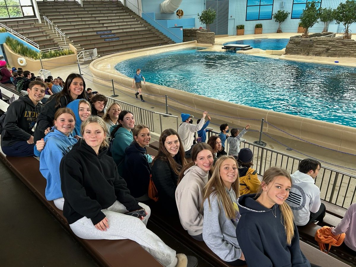 LT_Latin's tweet photo. The @LTHS_D204 Latin 1 and 2 classes had a great time at @brookfield_zoo on a scavenger hunt using #Latin animal names! @jltyrrell8 #WeAreLT https://t.co/vQJbHEotiY