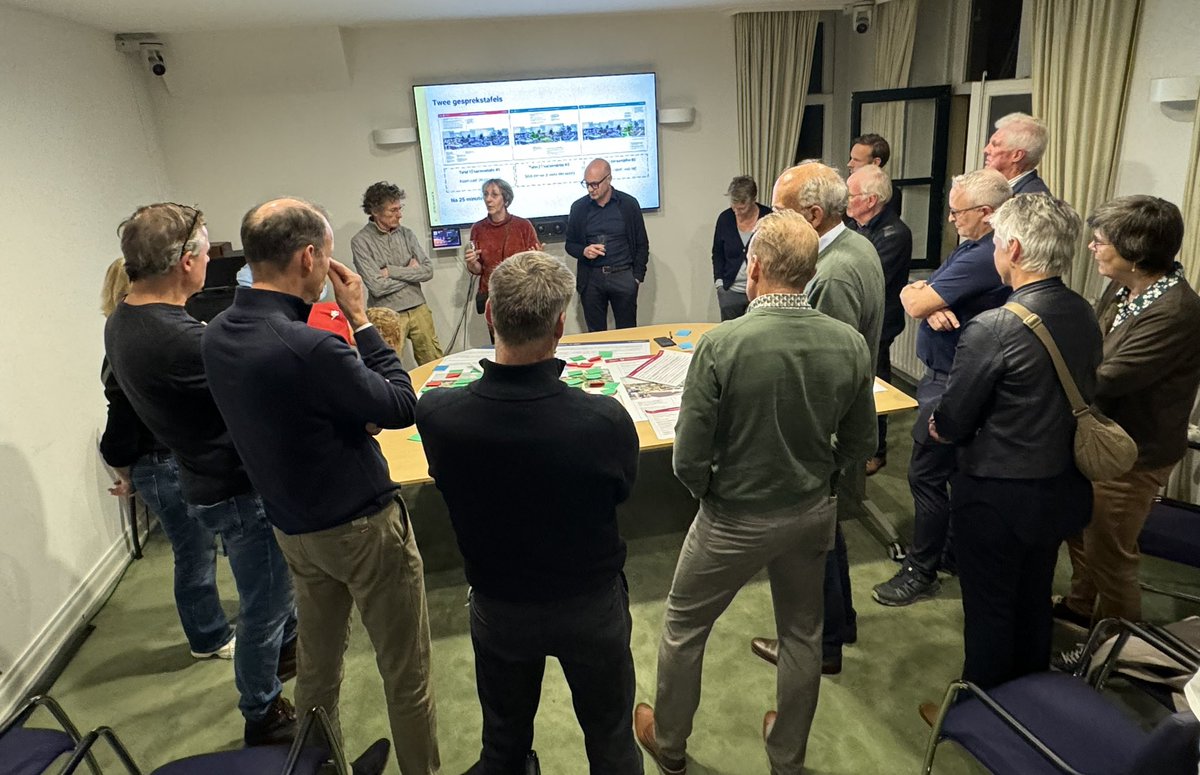 Op weg naar de #Omgevingsvisie voor <a href="/Rozendaal_GLD/">Gemeente Rozendaal</a>: vandaag de tweede ‘Dag van Rozendaal’. Wat maken we nú mogelijk in kaders en beleid voor ons dorp straks in 2050? Goede opkomst, dito gesprekken.