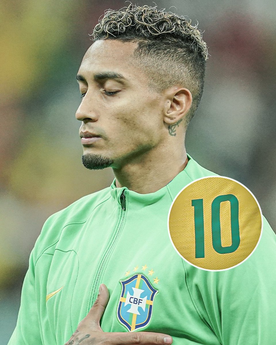 ESPNFC's tweet photo. Raphinha has been given the legendary No. 10 for Brazil's two upcoming World Cup qualifiers 🇧🇷

Well deserved 👏 https://t.co/F21p8TwyQ9