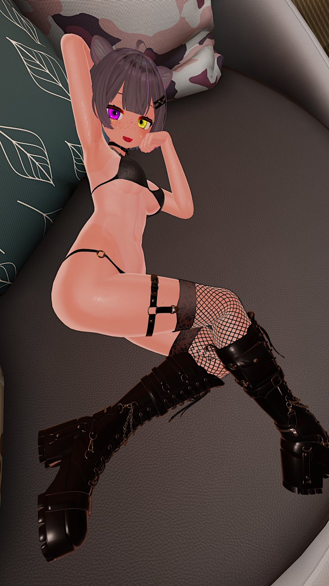 des_Dia's tweet photo. "I am too lazy to stand up, can You untie my boots?" https://t.co/HeragmyJxw